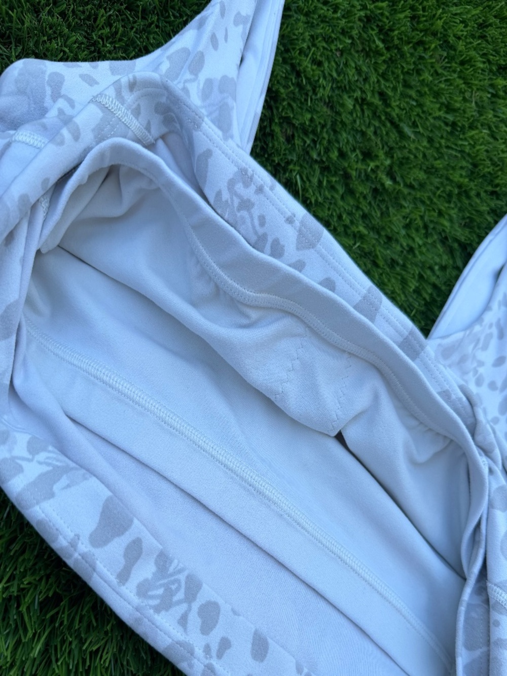 Lululemon Align Top White with Gray Print Size Small - Picture 3 of 6